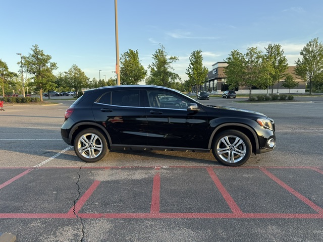 Used 2020 Mercedes-Benz GLA 250 4MATIC image 2