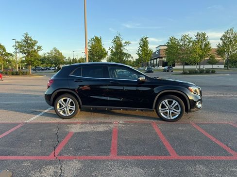 Used 2020 Mercedes-Benz GLA 250 4MATIC image 2