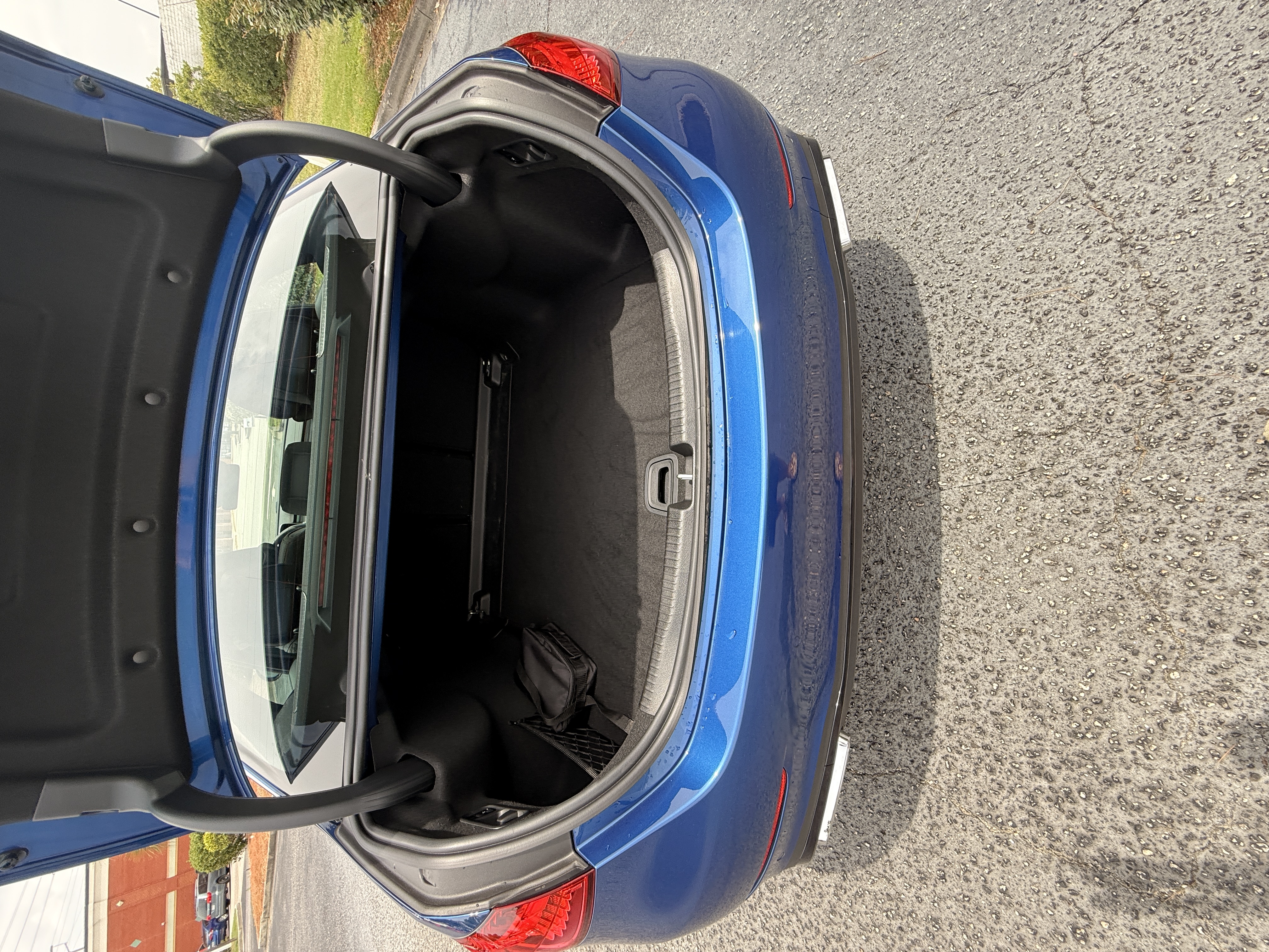 Used 2025 Mercedes-Benz C 300 Sedan image 8