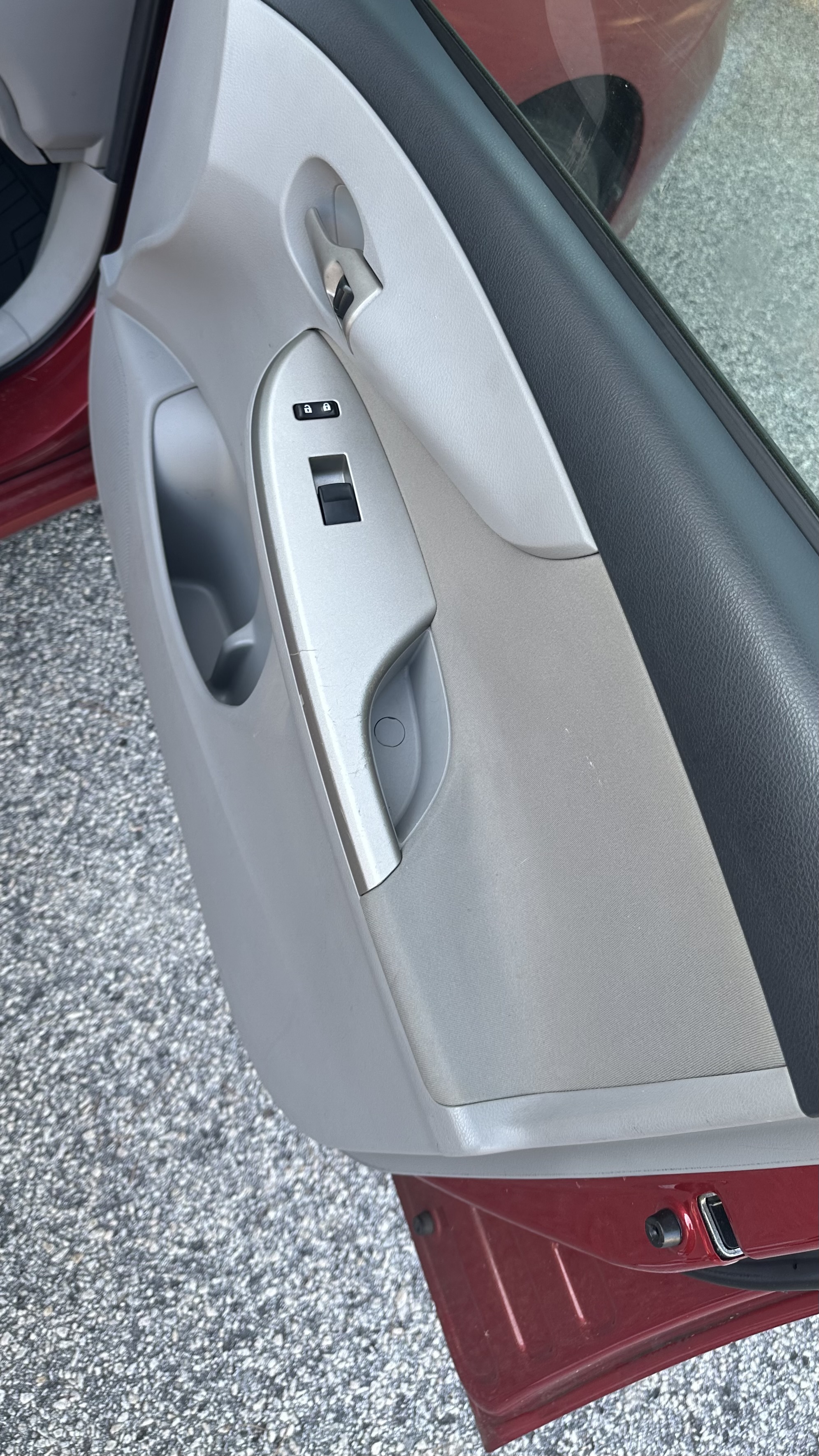 Used 2011 Toyota Corolla LE FWD image 6