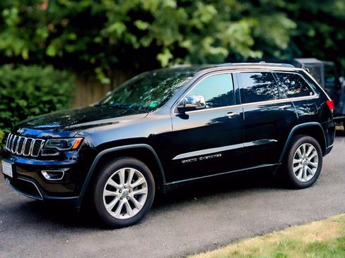 Used 2017 Jeep Grand Cherokee Limited w/ Luxury Group II image 1