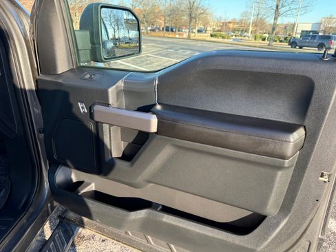 Used 2019 Ford F150 XLT w/ Equipment Group 302A Luxury image 9