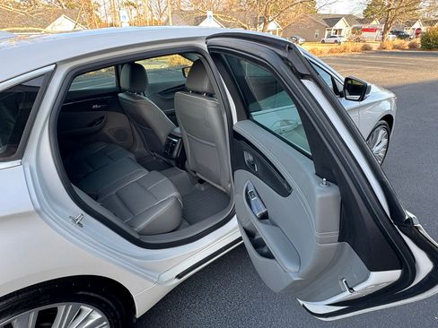 Used 2017 Chevrolet Impala Premier w/ Enhanced Convenience Package image 14