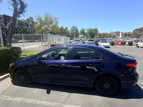 Used 2024 Toyota Corolla LE FWD image 9