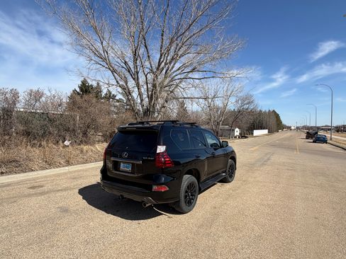 Used 2022 Lexus GX 460 w/ Black Line Special Edition image 13
