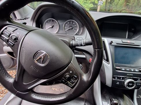 Used 2020 Acura TLX image 10