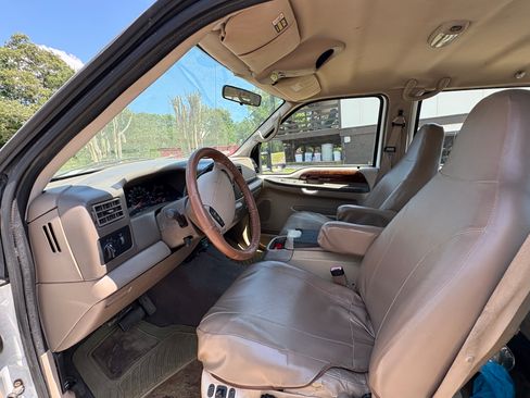 Used 2000 Ford F450 2WD Crew Cab Super Duty image 2