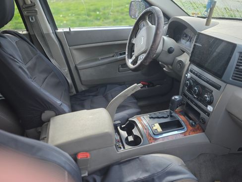 Used 2005 Jeep Grand Cherokee Laredo image 5
