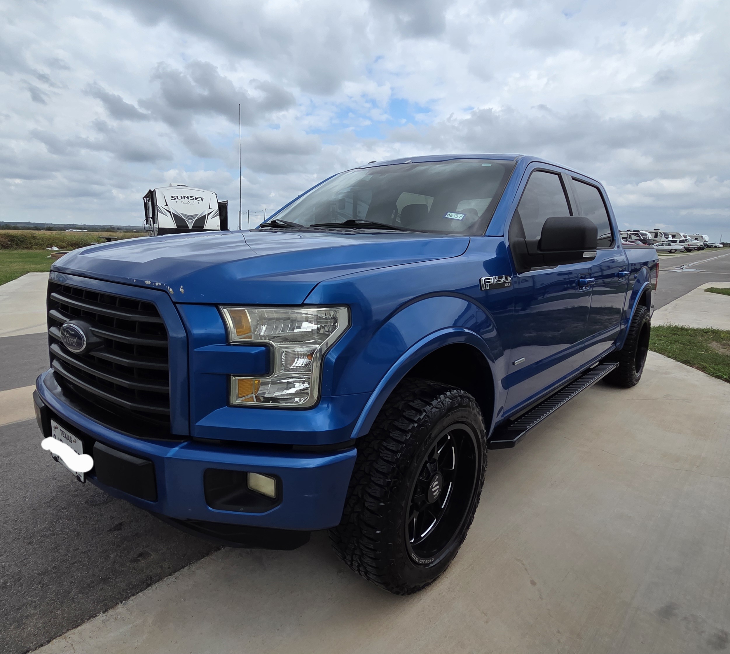 Used 2015 Ford F150 XLT w/ Equipment Group 301A Mid RWD image 9