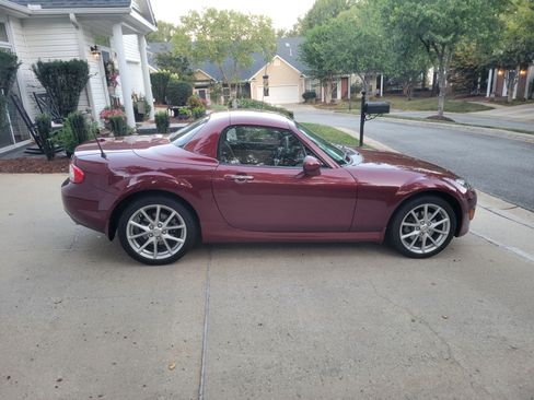 Used 2012 MAZDA MX-5 Miata Grand Touring w/ Premium Pkg RWD image 4
