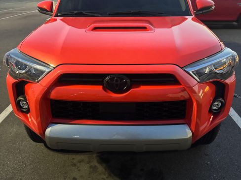 Used 2024 Toyota 4Runner TRD Off-Road Premium w/ Moonroof Package AWD/4WD image 2