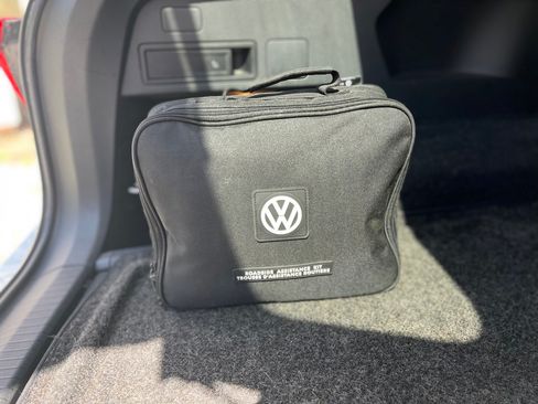 Used 2018 Volkswagen Tiguan SE image 9