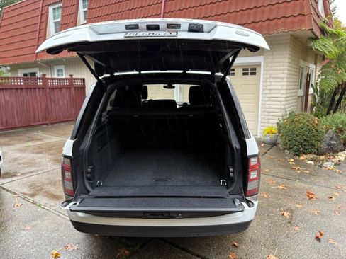 Used 2017 Land Rover Range Rover HSE image 6