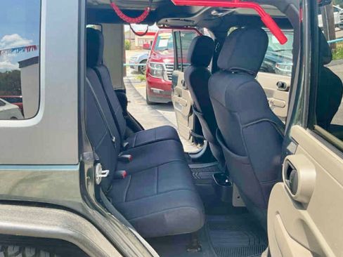 Used 2010 Jeep Wrangler Unlimited Sport image 15