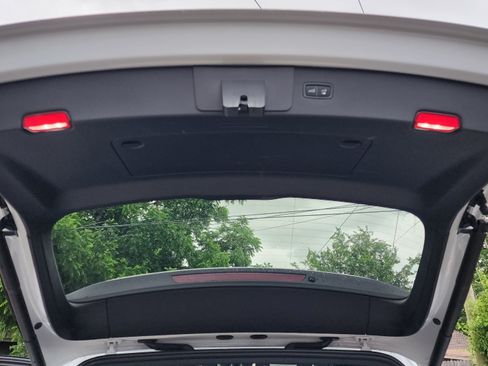 Used 2023 Porsche Cayenne Platinum Edition image 19