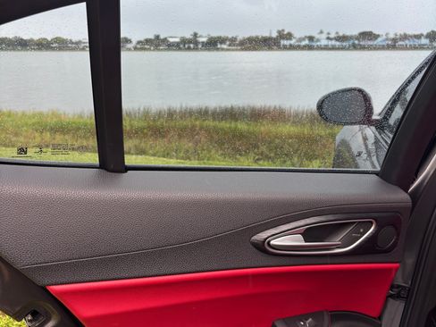 Used 2019 Alfa Romeo Giulia w/ Nero Edizione image 15