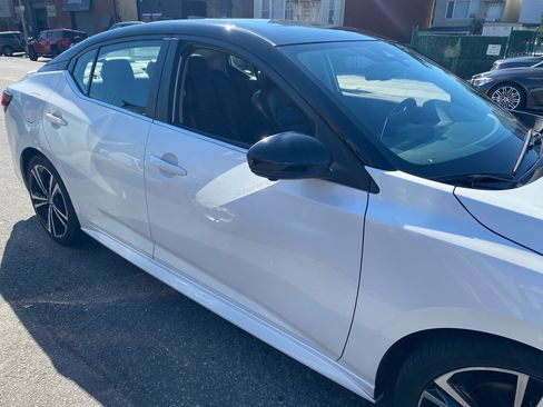 Used 2020 Nissan Sentra SR w/ Premium Package image 4