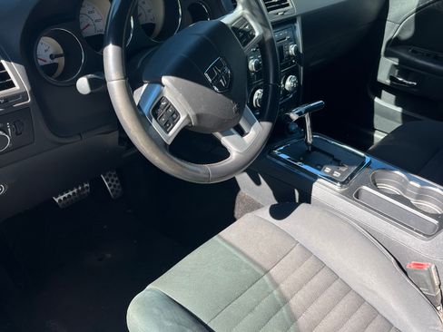 Used 2012 Dodge Challenger SXT image 10