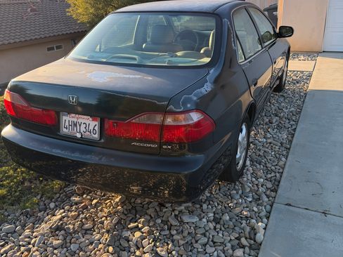 Used 2000 Honda Accord EX image 2