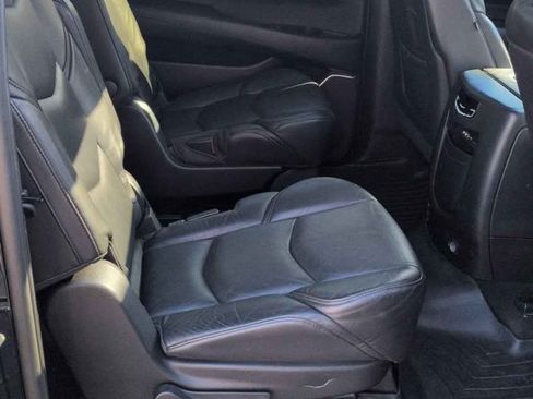 Used 2015 Cadillac Escalade ESV Luxury image 10