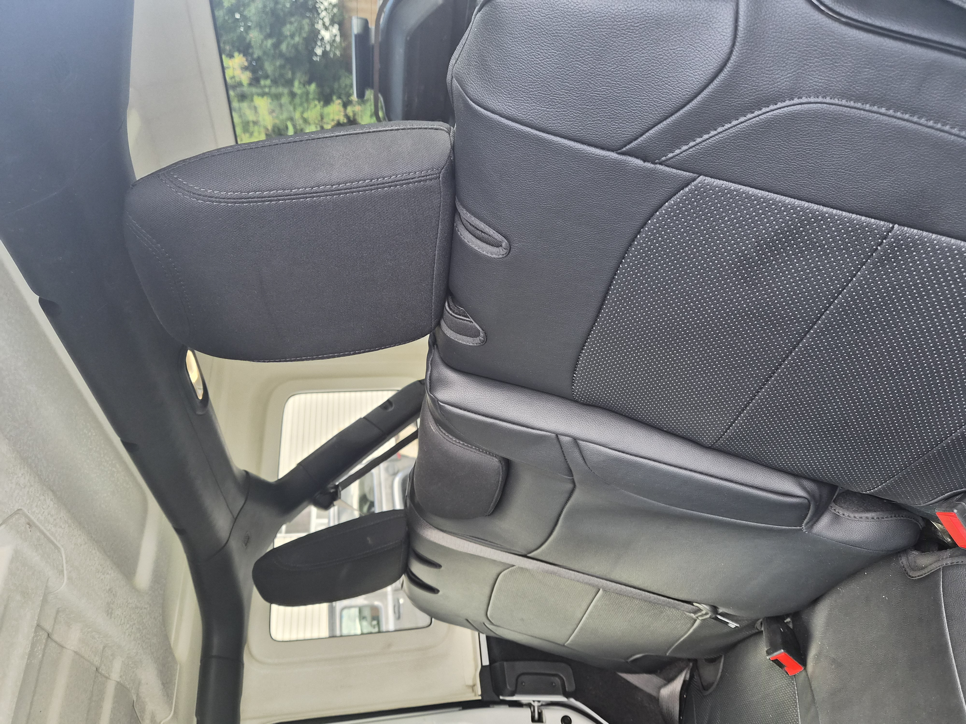 Used 2020 Jeep Wrangler Unlimited Sahara AWD/4WD image 20