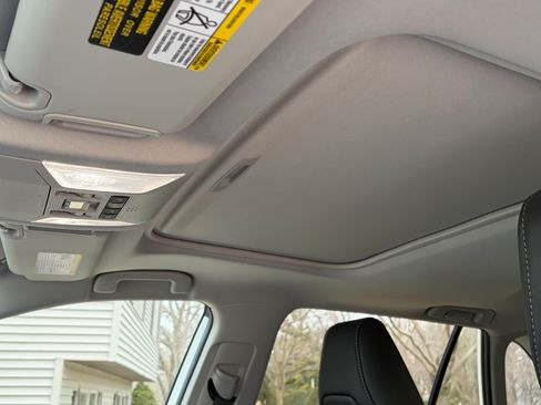 Used 2022 Toyota RAV4 XLE Premium image 14