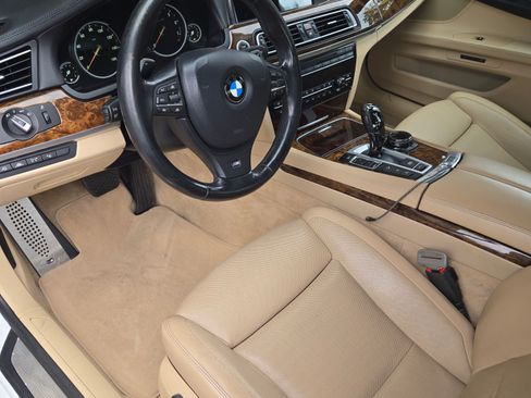 Used 2015 BMW 750i xDrive w/ M Sport Edition image 12
