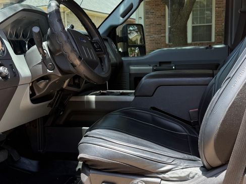 Used 2014 Ford F250 XLT w/ XLT Premium Package AWD/4WD image 12