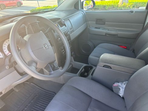 Used 2005 Dodge Durango SXT image 8