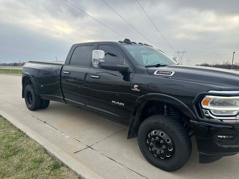 Used 2022 RAM 3500 Laramie image 5