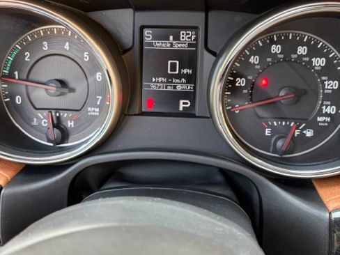 Used 2011 Jeep Grand Cherokee Overland Summit image 12