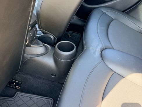 Used 2018 MINI Cooper 4-Door Hardtop image 4