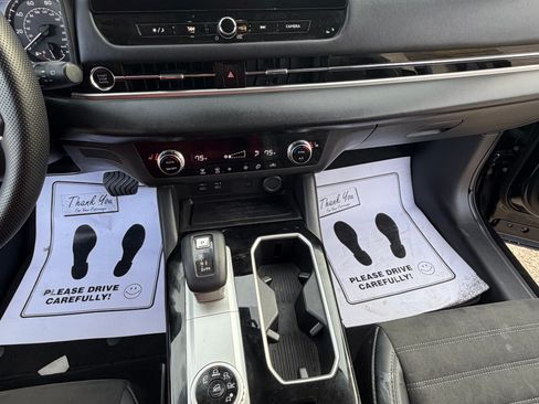 Used 2025 Mitsubishi Outlander SE image 22