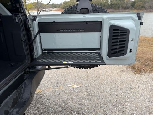 Used 2023 Ford Bronco Wildtrak image 9