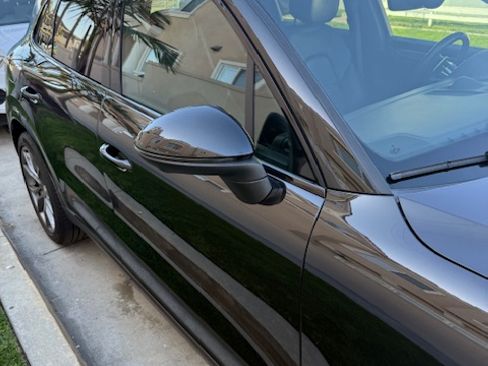 Used 2023 Porsche Cayenne Platinum Edition image 11