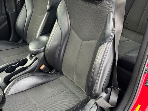 Used 2015 Hyundai Veloster w/ Option Group 03 image 8