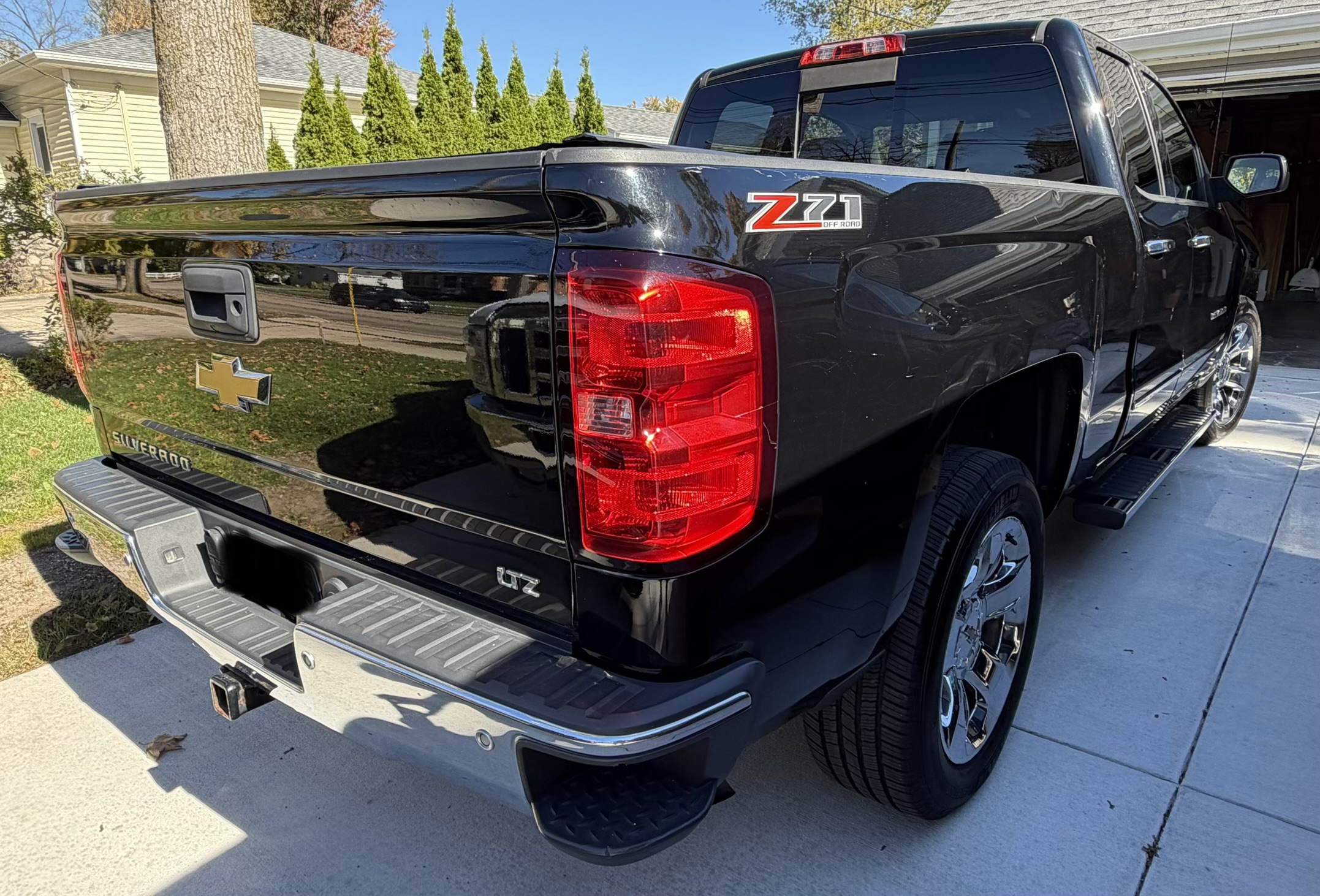 Used 2014 Chevrolet Silverado 1500 LTZ Z71 w/ LTZ Plus Package AWD/4WD image 4