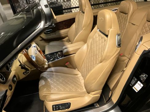 Used 2016 Bentley Continental GT image 2