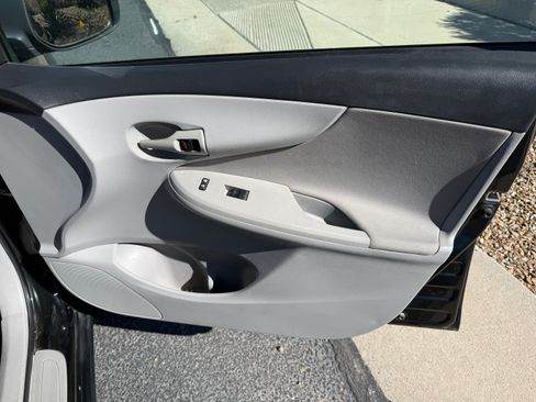 Used 2013 Toyota Corolla L image 20