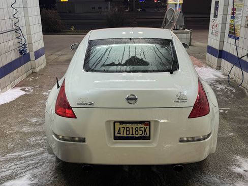 Used 2006 Nissan 350Z Coupe w/ (N93) Cargo Convenience Pkg image 4