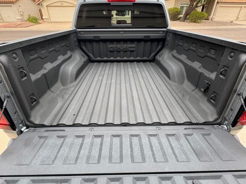 Used 2024 GMC Canyon Elevation w/ Elevation Premium Package AWD/4WD image 10