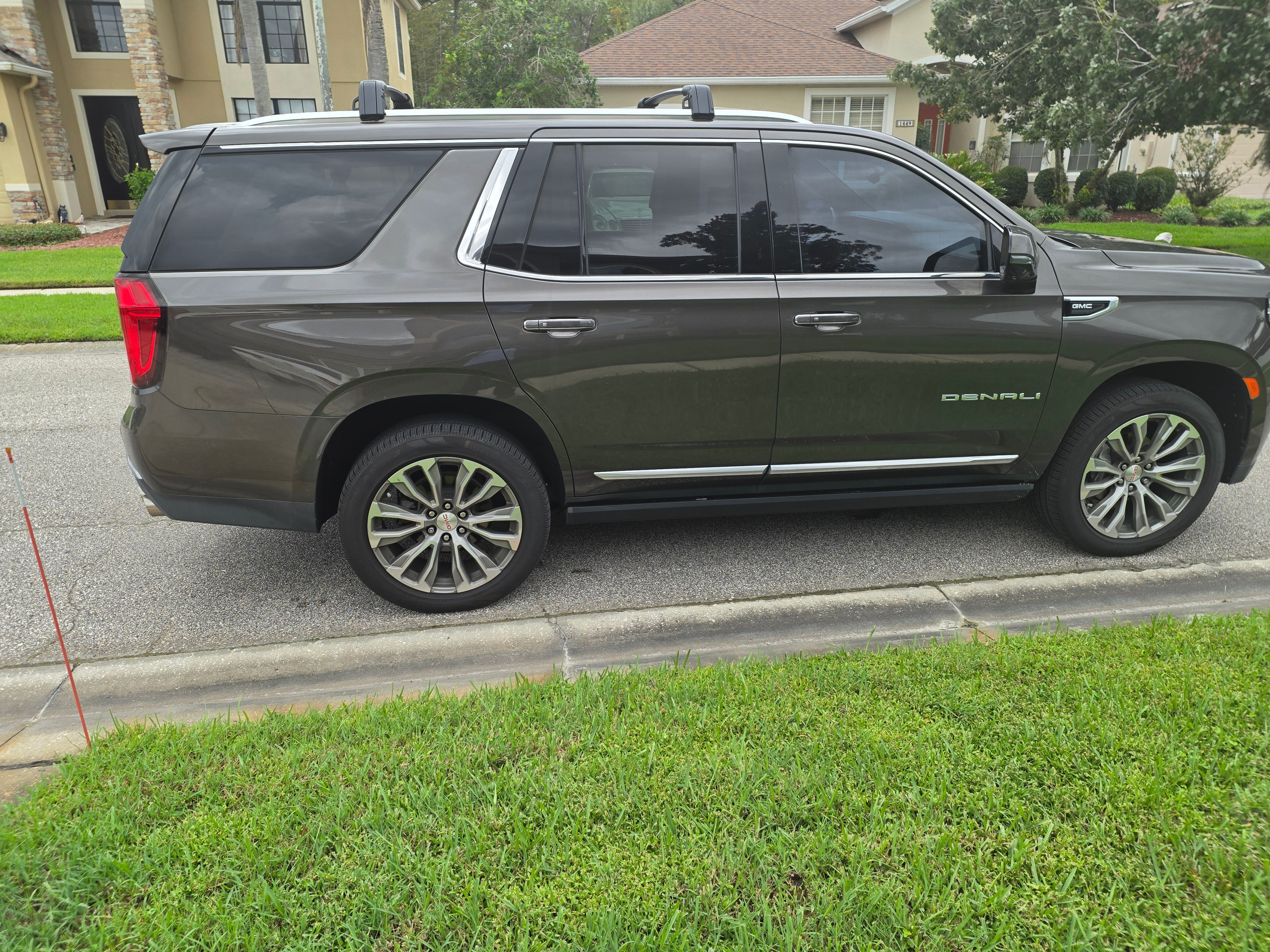 Used 2021 GMC Yukon Denali w/ Denali Premium Package AWD/4WD image 29