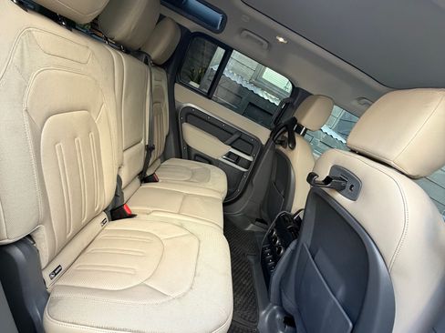Used 2020 Land Rover Defender 110 S AWD/4WD image 27