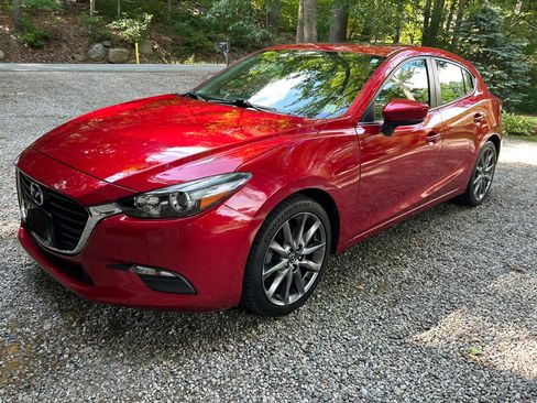 Used 2018 MAZDA MAZDA3 Touring FWD image 5