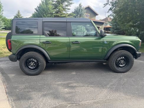 Used 2023 Ford Bronco Black Diamond AWD/4WD image 2