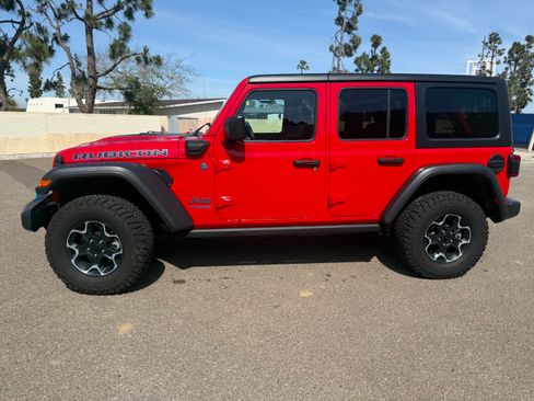Used 2022 Jeep Wrangler Unlimited Rubicon 4xe image 2