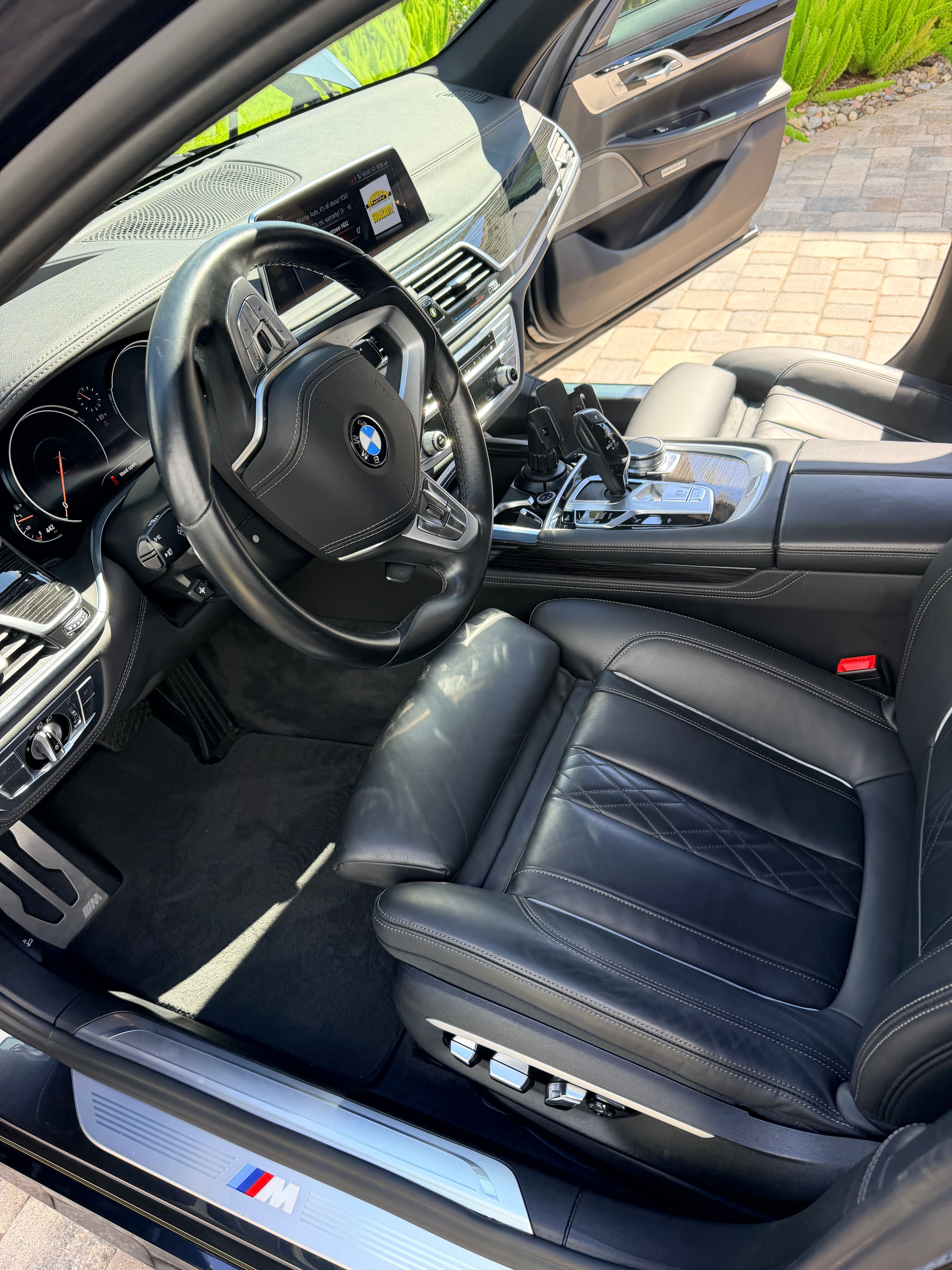 Used 2016 BMW 750i xDrive AWD/4WD image 23