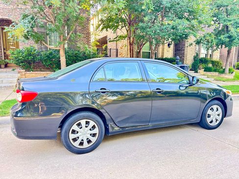 Used 2011 Toyota Corolla LE FWD image 5