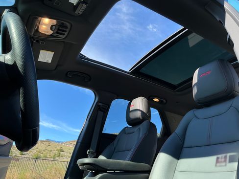 Used 2024 Chevrolet TrailBlazer RS image 25