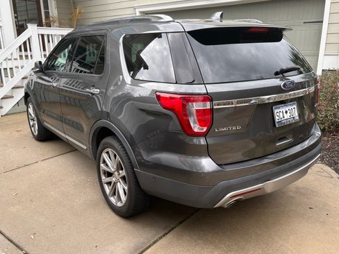 Used 2017 Ford Explorer Limited w/ Equipment Group 303A image 4